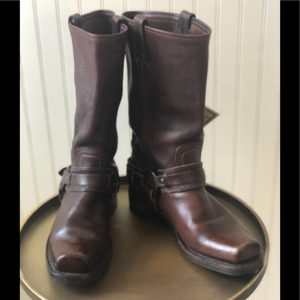 FRYE JENNA 12R HARNESS BOOTS with BUCKLE. 8M. EUC